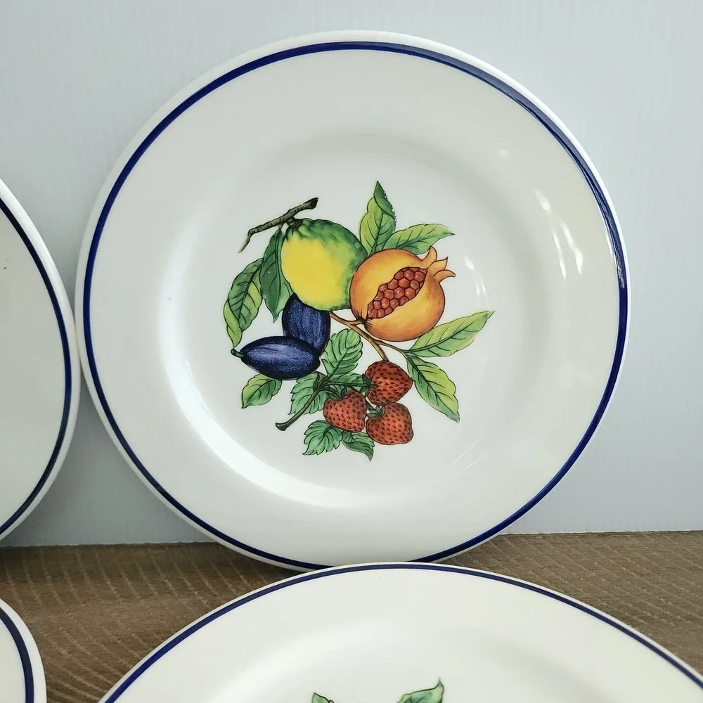 Crate & Barrel Salad‎ Plates Lot Of 4